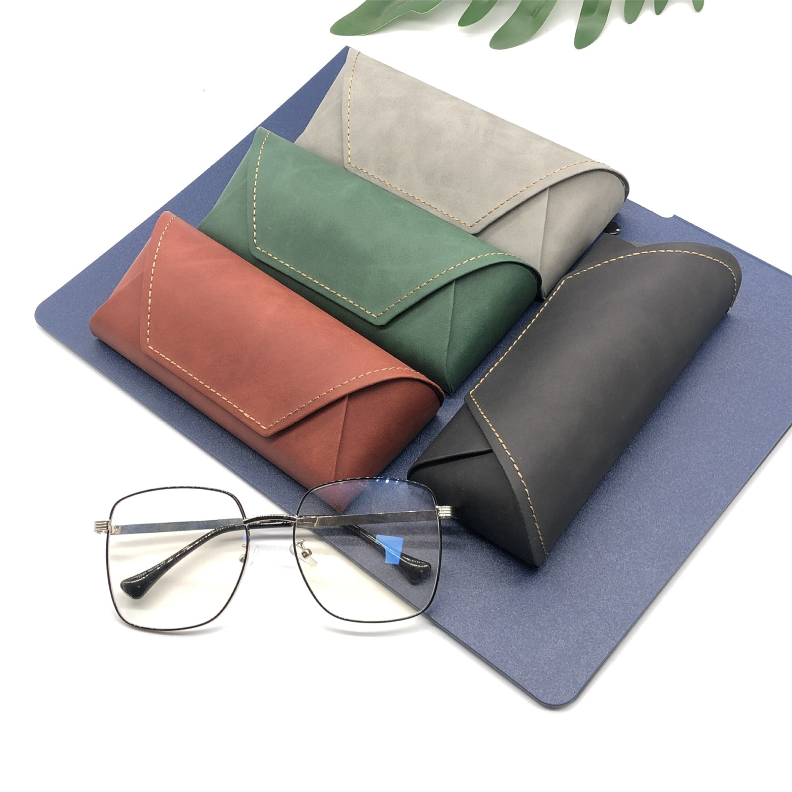 Travel Accessories Gift Ideas - Brillenkoker Pu+Metal Brillenhouder Zonnebrillenhoesje Brillenkoker voor