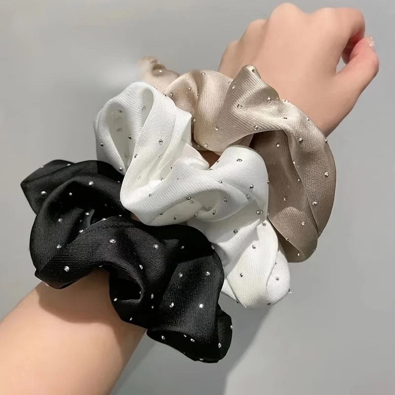 Travel Accessories Aesthetic - 1/3 STUKS Satijnen scrunchies met strass-decoratie